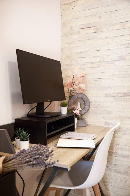 Rb - Urban Loft Retreat, Comfort & Good Location 瓦伦西亚 外观 照片